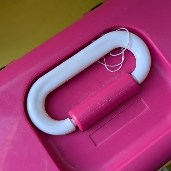 Vintage 90s Caboodles Makeup Case Pink & Black Geometric Logo Plastic Train Case - Picture 3 of 9